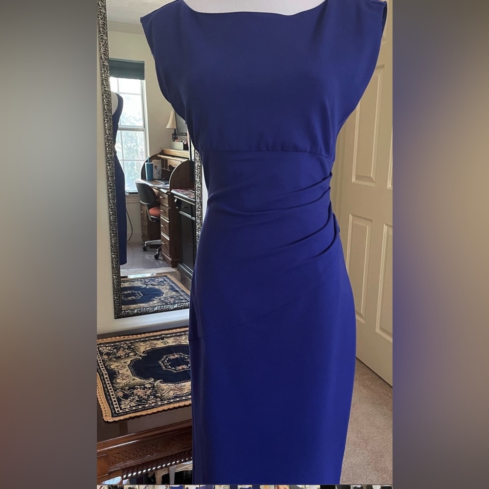 Diana con Furstenberg blue Jersey dress in size 6 with ruching on the side.